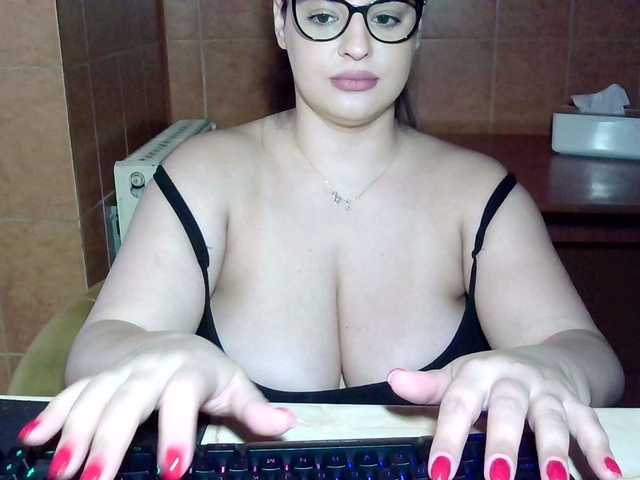 MoniqQuuen's BongaCams show and profile