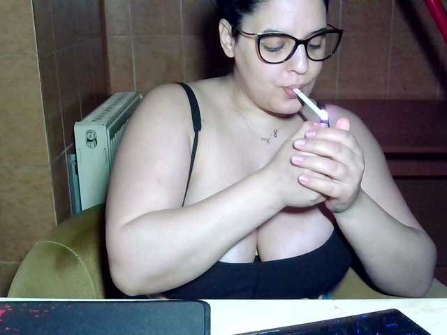 MoniqQuuen's BongaCams show and profile