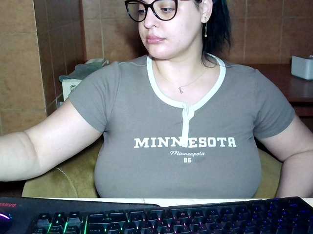 MoniqQuuen Live Cam on BongaCams