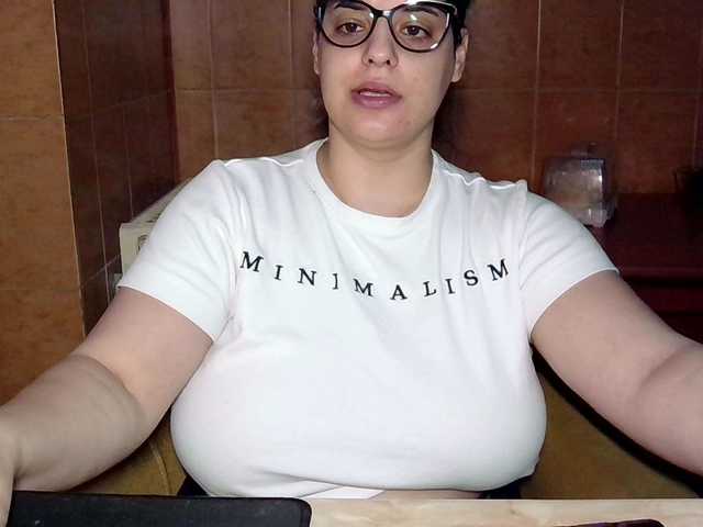 MoniqQuuen's BongaCams show and profile