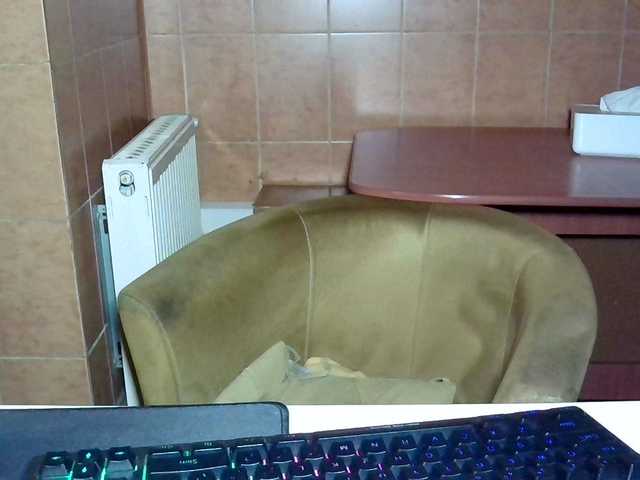 le modèle MoniqQuuen est en webcam porno dans un show sur le site bongacams, il possède les tags suivants: White/Caucasian,Brunette,Trimmed