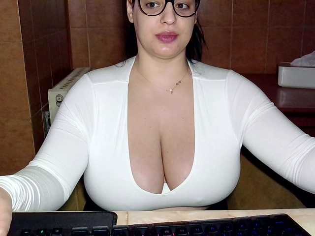 MoniqQuuen's BongaCams show and profile