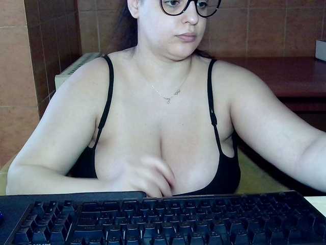 MoniqQuuen's BongaCams show and profile