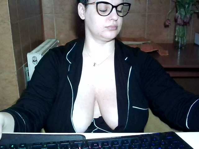 MoniqQuuen's BongaCams show and profile