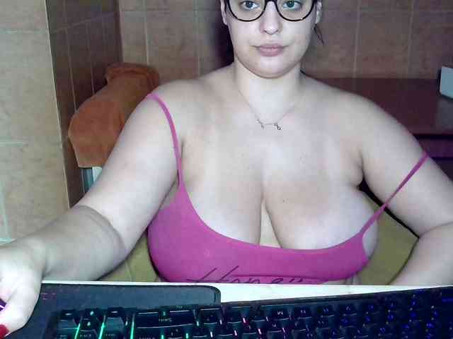 MoniqQuuen MoniqQuuen