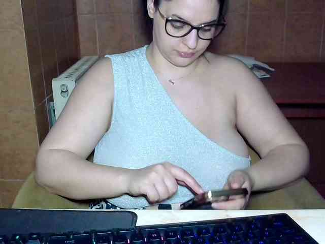 MoniqQuuen Live Webcam on BongaCams