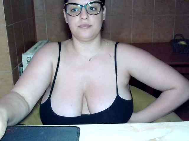 MoniqQuuen webcam