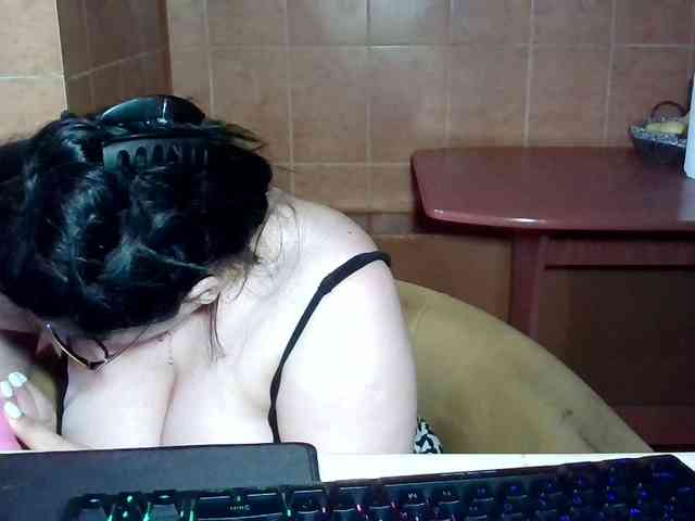 online nude chatroom MoniqQuuen
