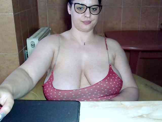 MoniqQuuen webcam