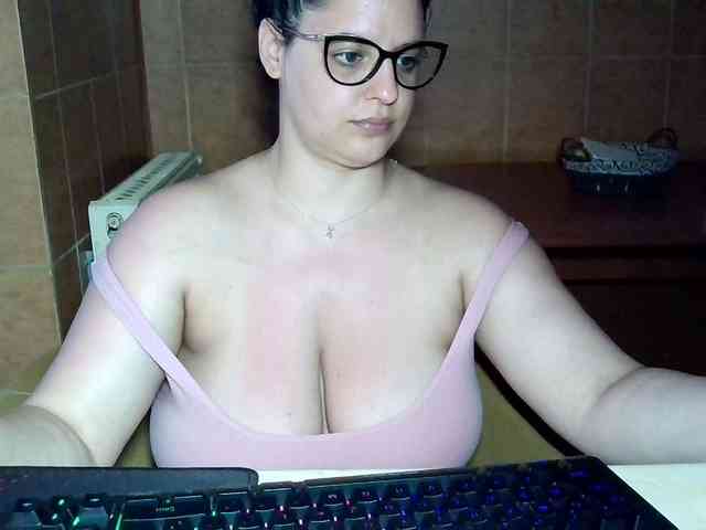 MoniqQuuen webcam
