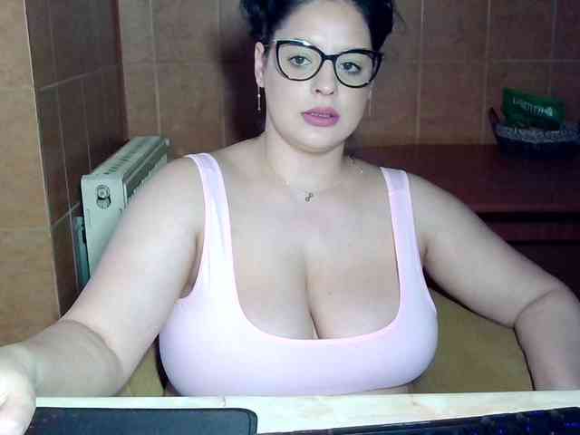 MoniqQuuen webcam