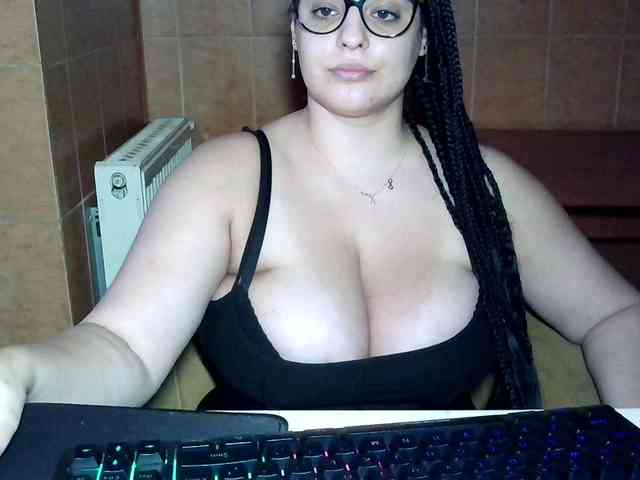MoniqQuuen webcam