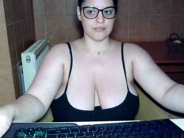 MoniqQuuen webcam