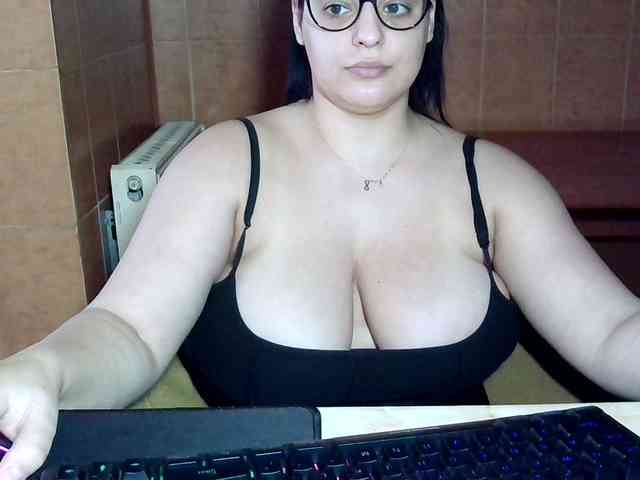 MoniqQuuen MoniqQuuen