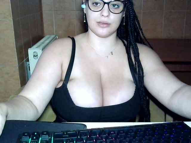 MoniqQuuen webcam