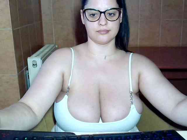 MoniqQuuen webcam