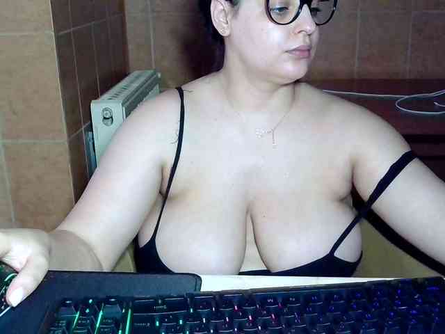 MoniqQuuen webcam