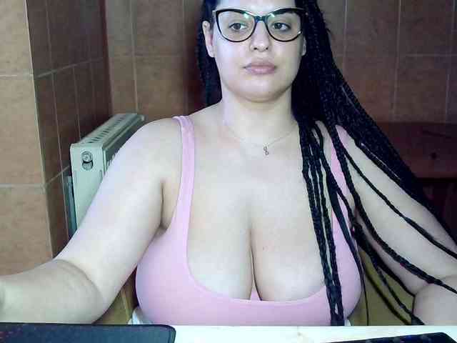 MoniqQuuen webcam