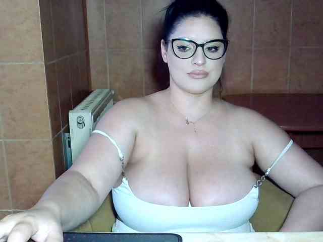MoniqQuuen webcam