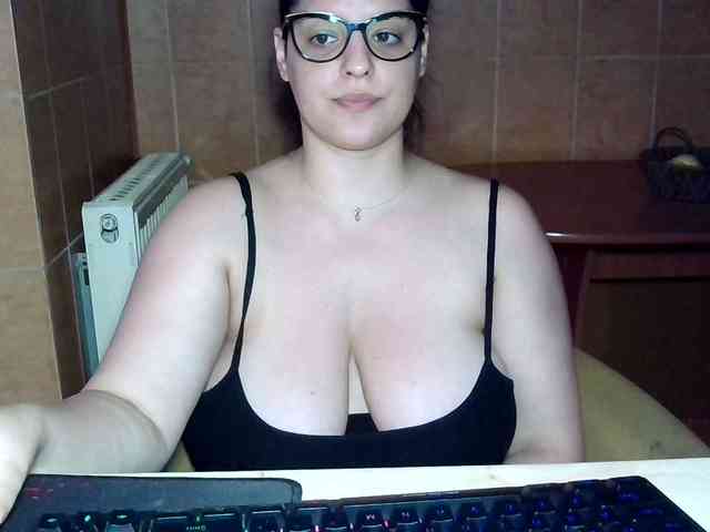 MoniqQuuen webcam
