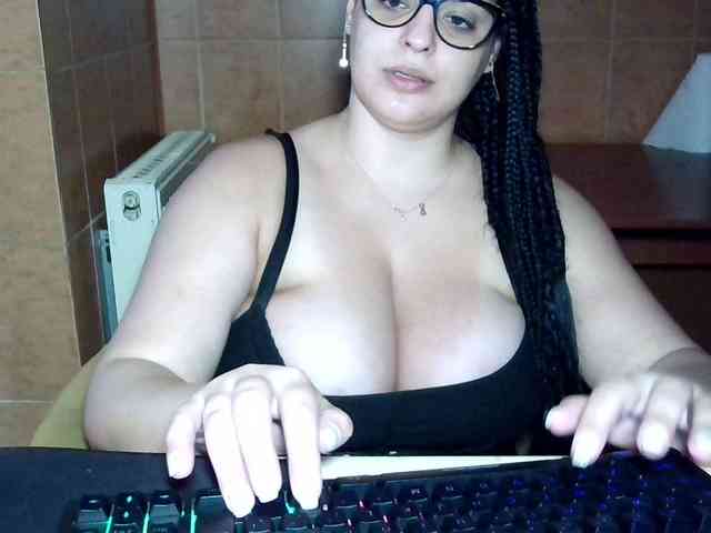 MoniqQuuen webcam