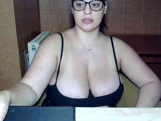 MoniqQuuen MoniqQuuen