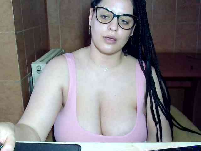 MoniqQuuen webcam