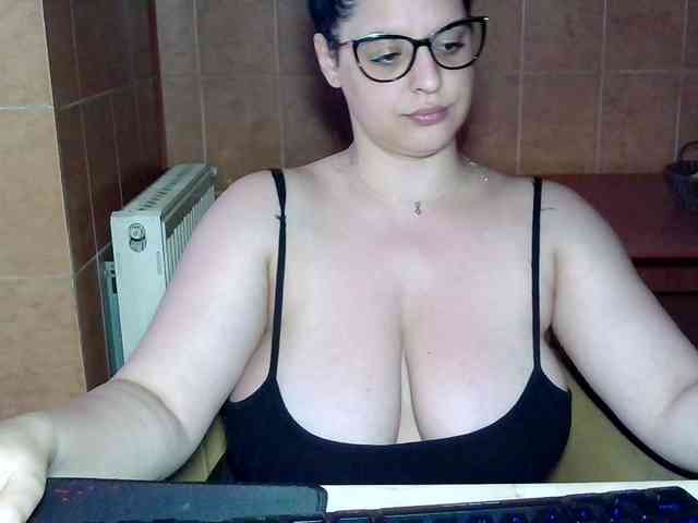 MoniqQuuen webcam