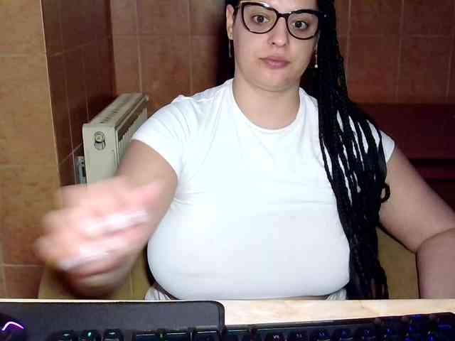 MoniqQuuen webcam