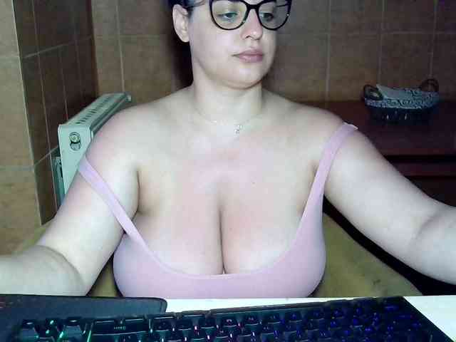 MoniqQuuen webcam