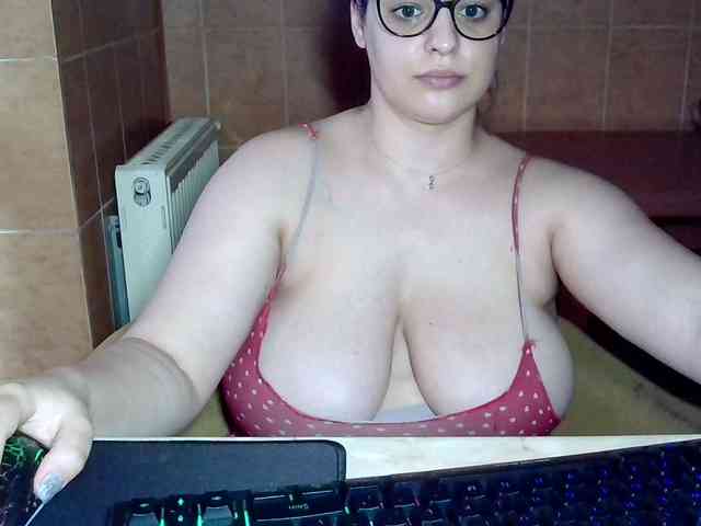 MoniqQuuen webcam