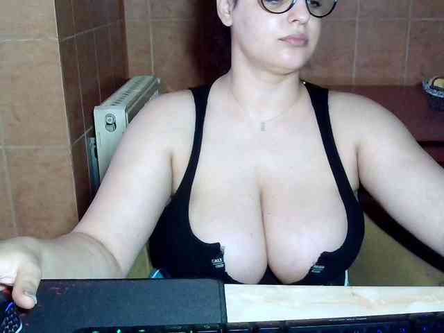 MoniqQuuen webcam