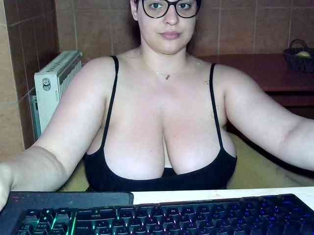 MoniqQuuen webcam
