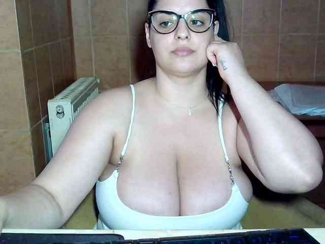 MoniqQuuen webcam
