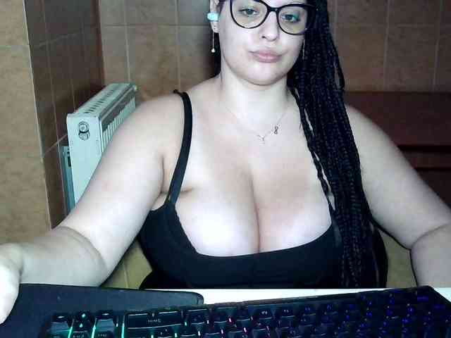 MoniqQuuen webcam