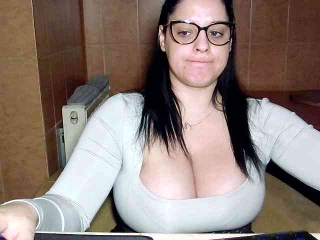 MoniqQuuen webcam