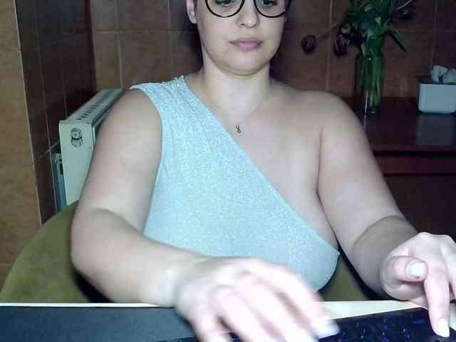 MoniqQuuen MoniqQuuen