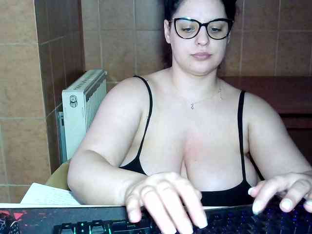 MoniqQuuen webcam