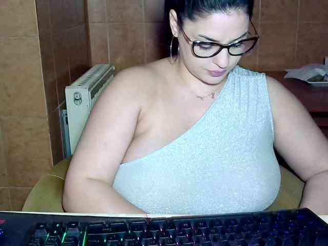 MoniqQuuen MoniqQuuen