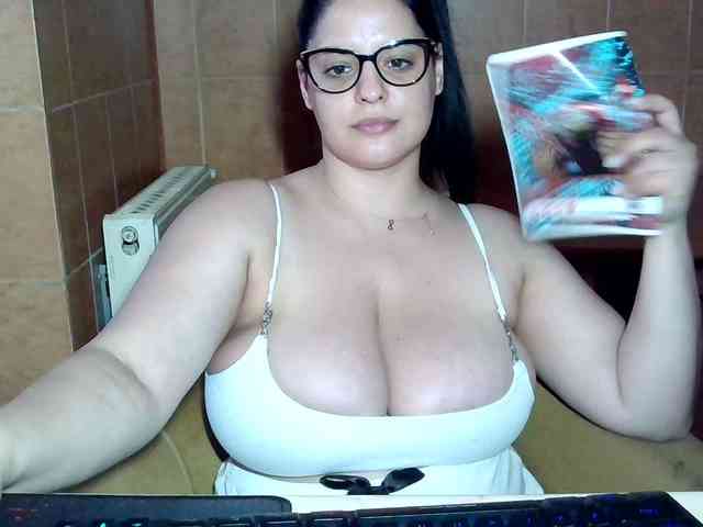 MoniqQuuen webcam
