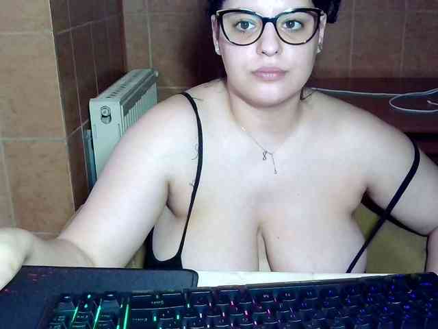 MoniqQuuen webcam
