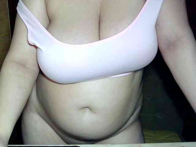 MoniqQuuen webcam
