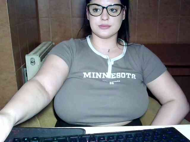 MoniqQuuen Live Webcam on BongaCams