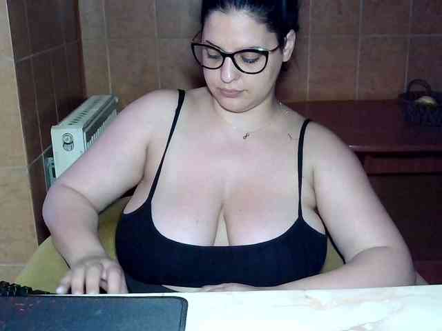 MoniqQuuen webcam