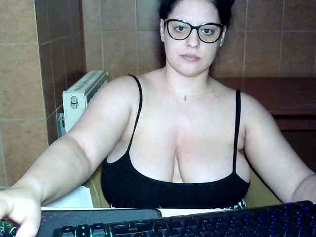 MoniqQuuen webcam