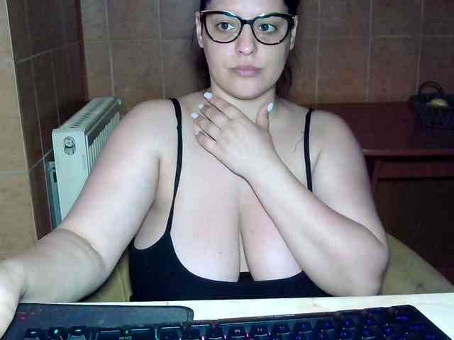 MoniqQuuen webcam