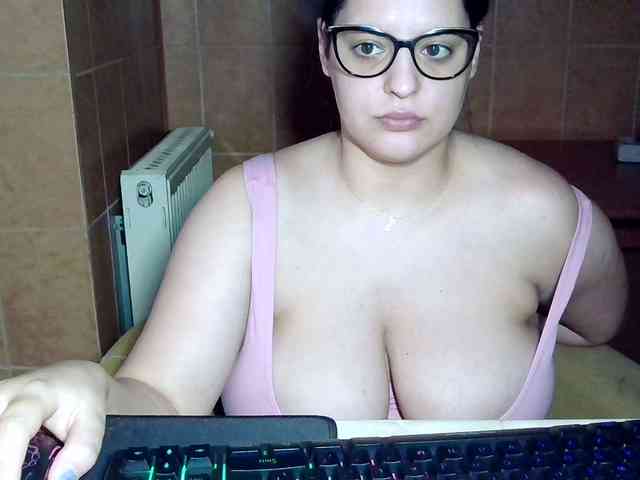 MoniqQuuen webcam