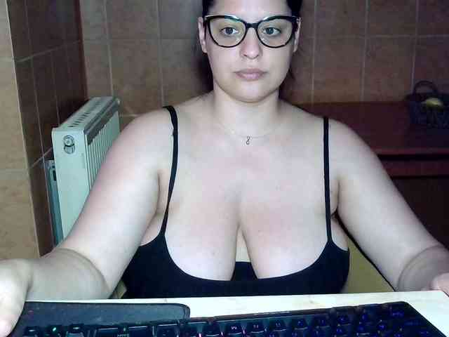 MoniqQuuen webcam