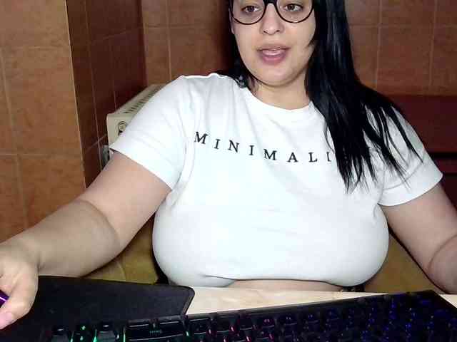 MoniqQuuen MoniqQuuen