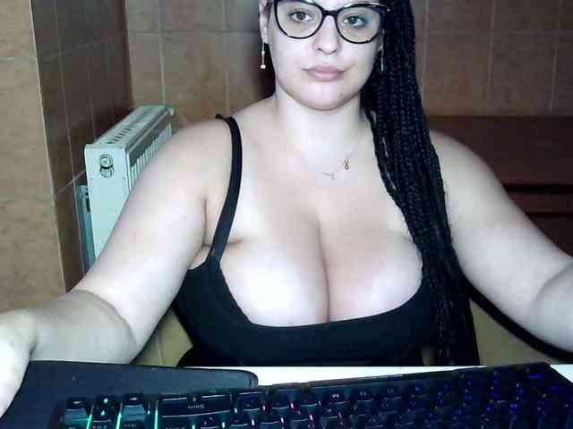 MoniqQuuen webcam